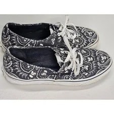 Vans — Vans Star Wars Era Stormtrooper Paisley Bandana 13 — Sneaker — resale