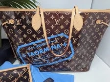 Louis Vuitton LTD To 50 , Taormina Italy Neverfull , Pochette & Towel 2
