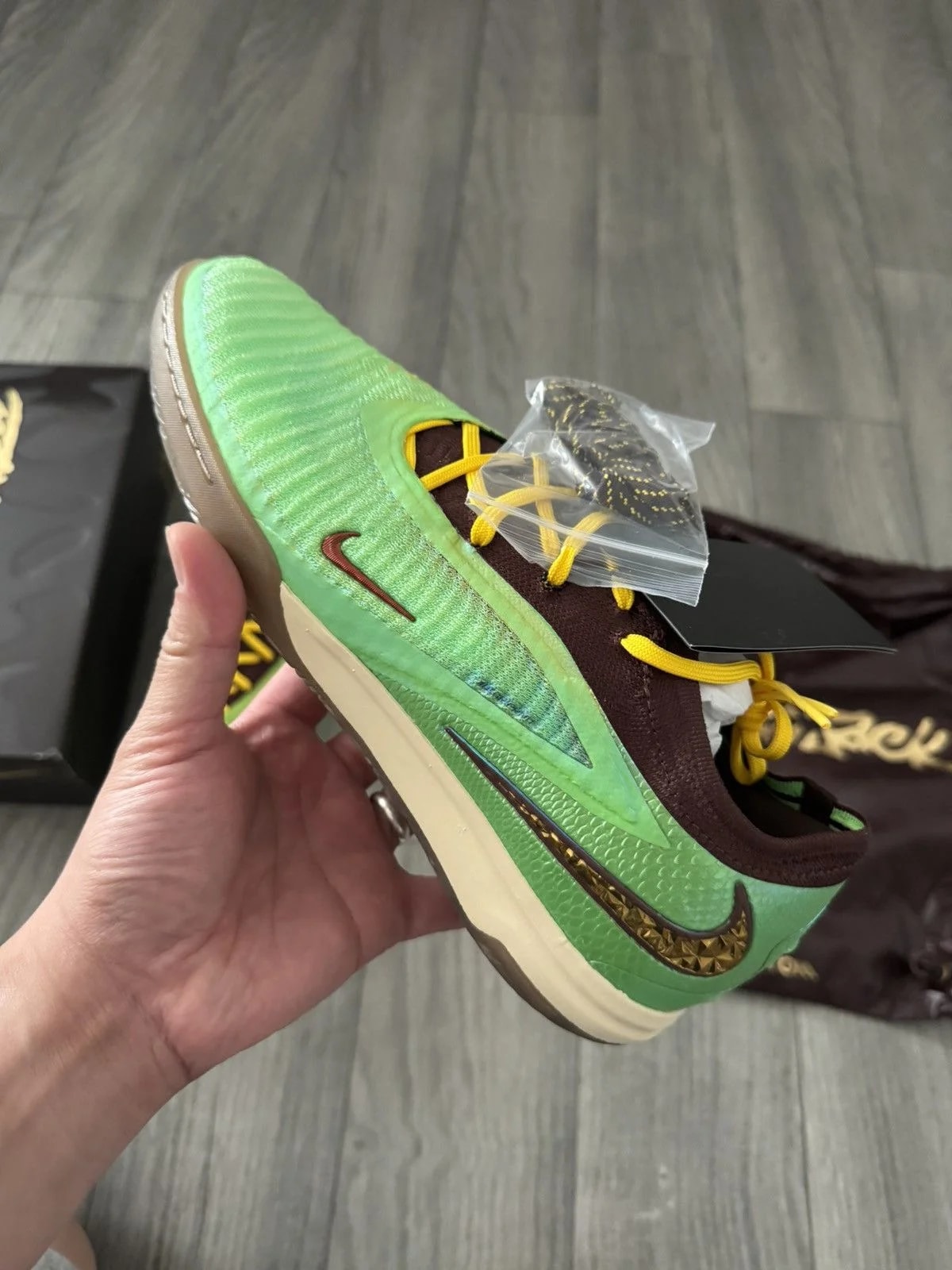 Nike 6 Low Elite 2