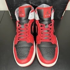 Size 11 - Jordan 1 Mid 2