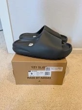 Yeezy — Yeezy Slide Dark — Sneaker — resale