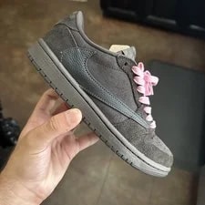 Travis Scott Size 2