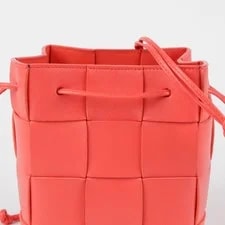Bottega Veneta Cassette Bucket Small Crossbody 157894518 [P] 2