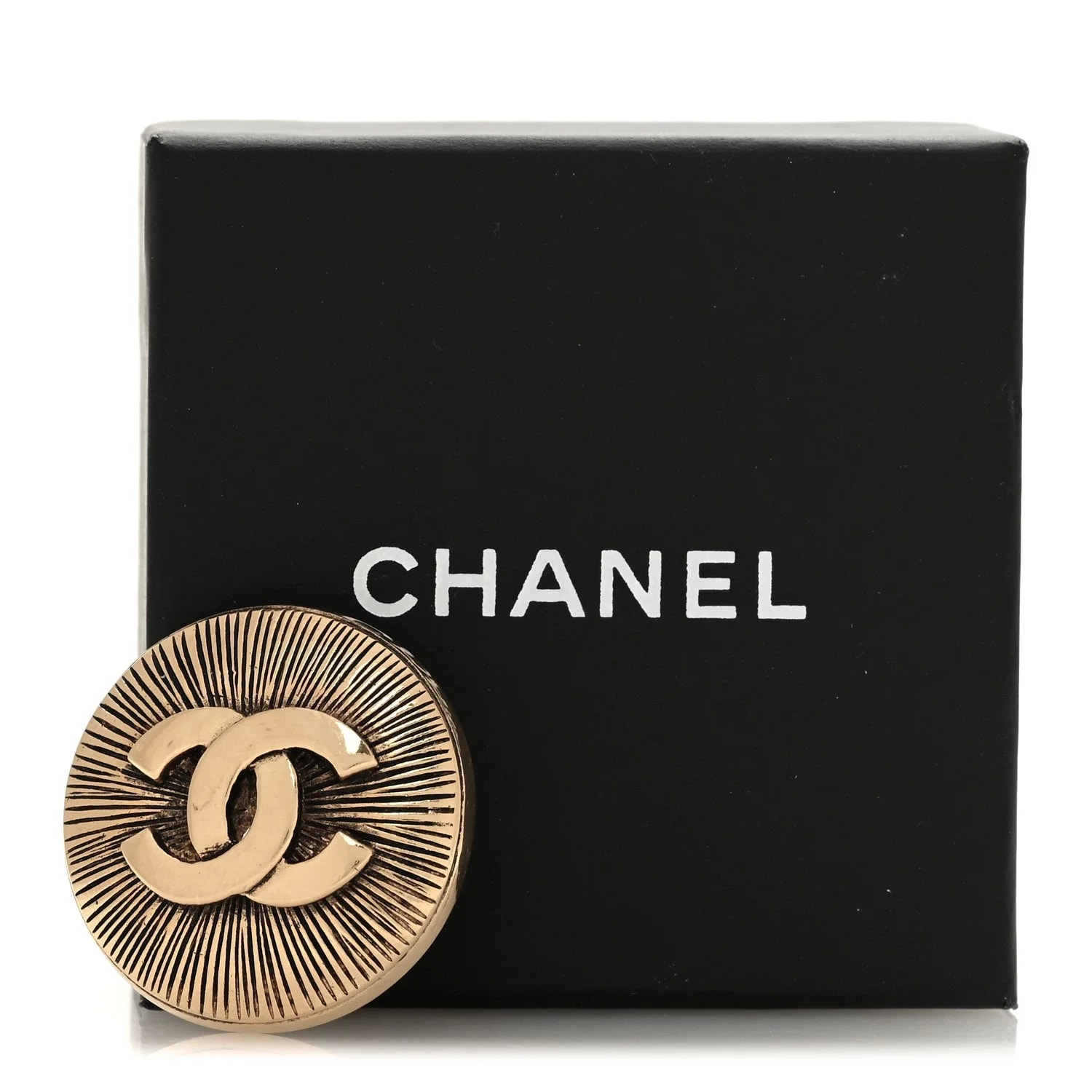 CC Round Brooch 4