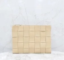 Bottega Veneta — Bottega Veneta Medium 652931 145558692 [P] — Handbag — resale