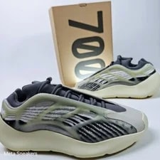 Adidas — Adidas US 10 Fade Salt Streetwear Yeezy 700 V3 New — Sneaker — resale