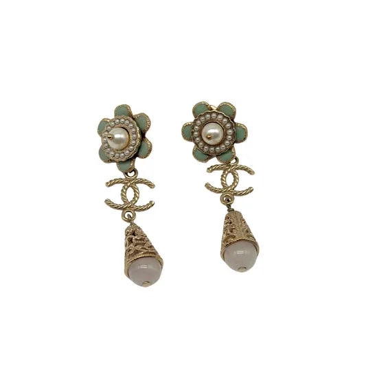 Chanel — Chanel Chandelier Earrings With Floral Pearls and Light — Accessory — resale