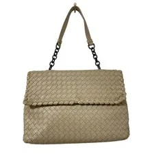 Bottega Veneta — Bottega Veneta Olympia Chain Greige 178217 — Handbag — resale