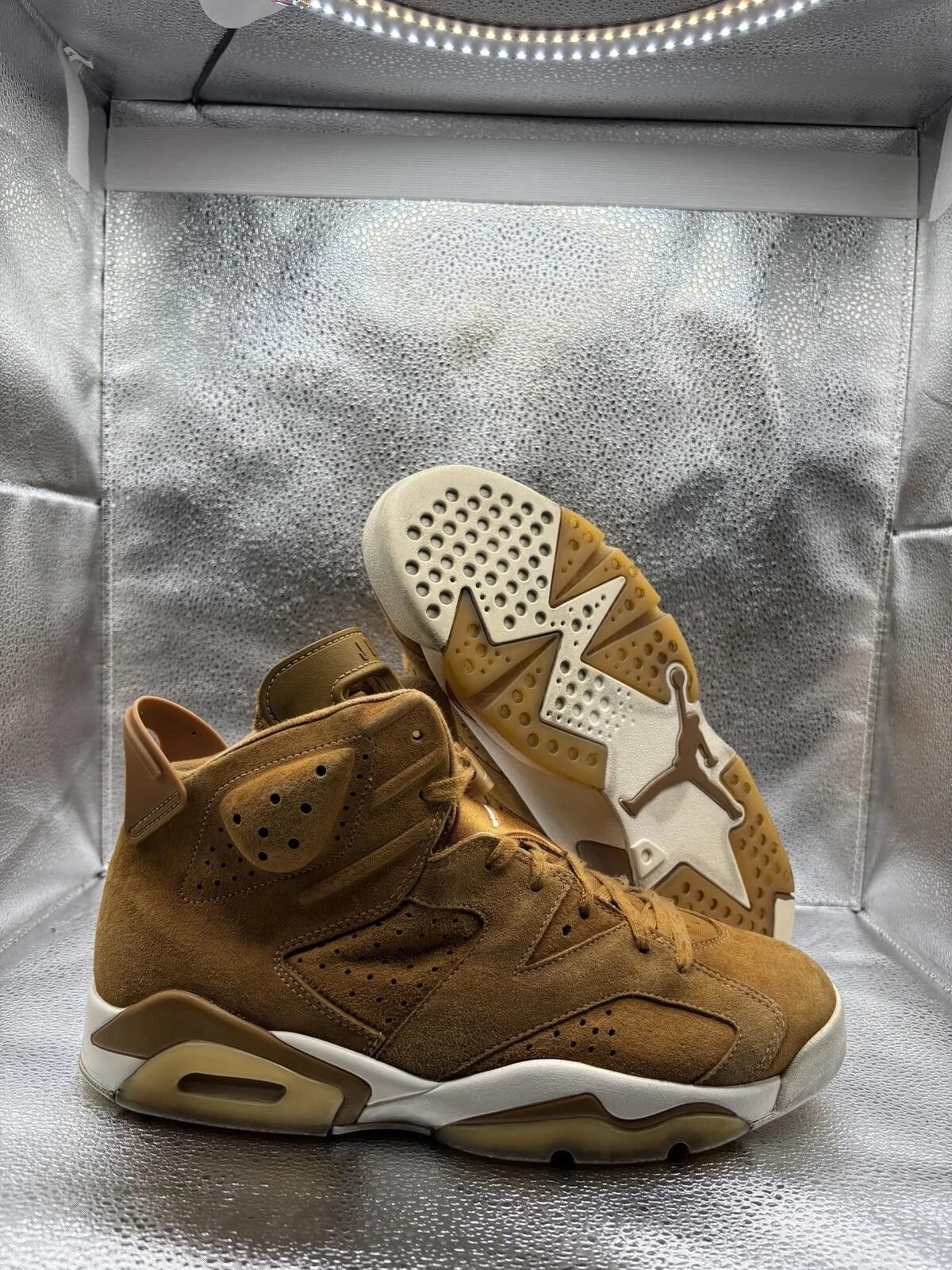 Air Jordan — Air Jordan 6 Retro Wheat — Sneaker — resale