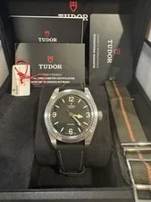 Tudor — Tudor Ranger 79950-0002 39mm Black Dial Rubber/Leather Strap — Watch — resale