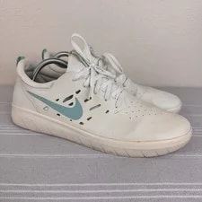 Nike SB — ’s Nike SB Nyjah Free Skateboard Tropical Twist 10 — Sneaker — resale