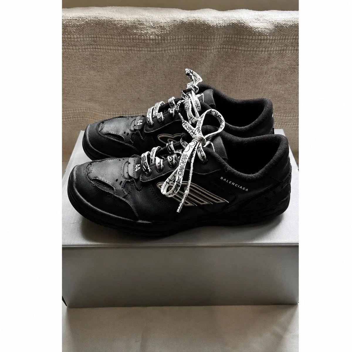 Balenciaga — Balenciaga Hamptons — Sneaker — resale