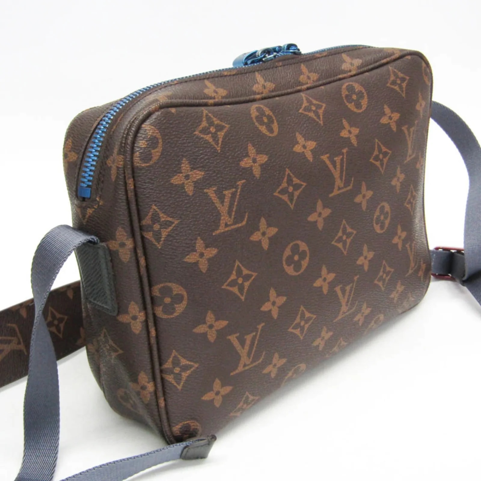 Louis Vuitton Outdoor Messenger 2