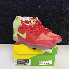 Nike SB — Nike SB Dunk High Strawberry Cough Size 9 (New) — Sneaker — resale