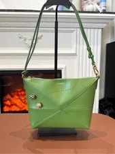 Loewe — Loewe Puzzle Fold Valentine's Ltd Mini Apple Crossbody US Ship — Handbag — resale