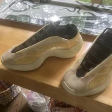 Adidas — Size 6.5 - Adidas Yeezy 700 V3 Safflower — Sneaker — resale