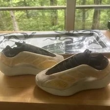 Size 6.5 - Adidas Yeezy 700 V3 Safflower 3