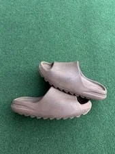 Yeezy — Size 8 - Yeezy Slides Flax — Sneaker — resale