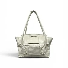 Bottega Veneta — Bottega Veneta Medium Maxi From Japan — Handbag — deal