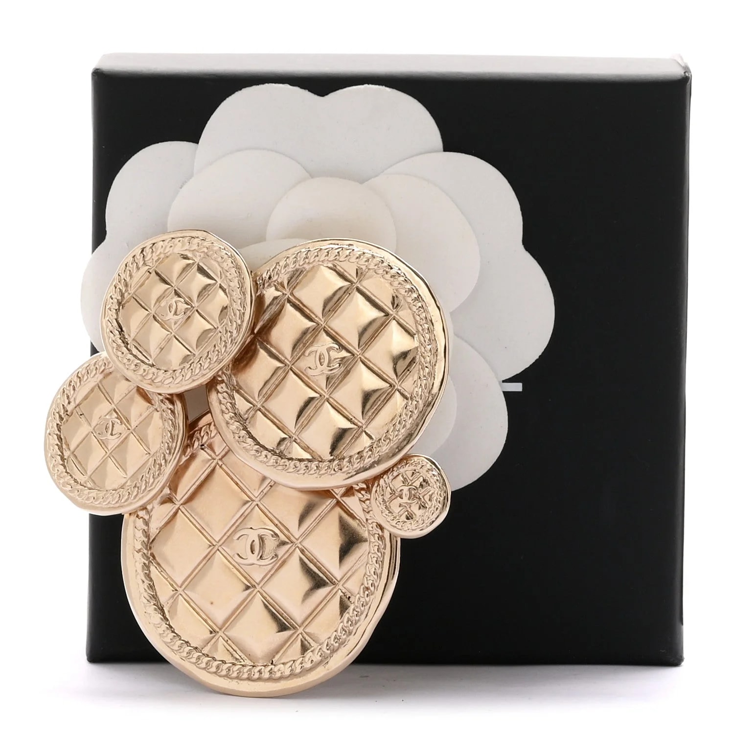 Metal CC Medallion Brooch 4