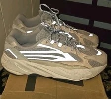 Yeezy Boost 700 V2 Size 10.5 Preowned Replacement Box 4