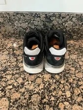 New Balance 990v4 / Size 9 2