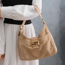 Fendi Mamma Baguette Hand 2