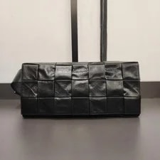 Bottega Veneta — Bottega Veneta BV Cassette Crossbody for — Handbag — resale