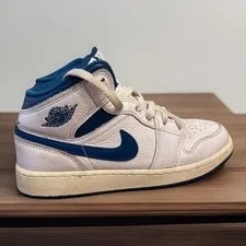 Air Jordan — Air Jordan 1 Mid SE Size 5.5Y Industrial #FN7432 141 — Sneaker — resale
