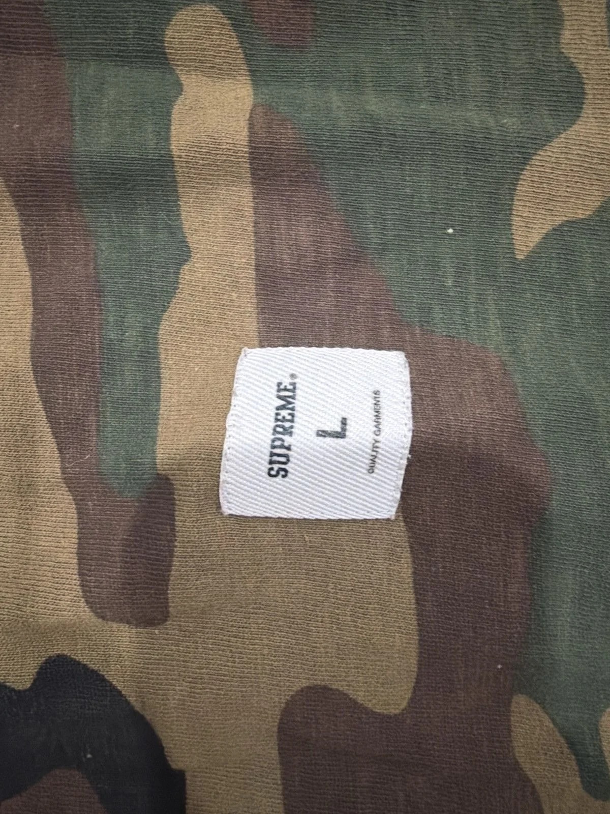 Supreme — Supreme T-shirt Size Large Camouflage — streetwear — resale