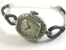 Jaeger-LeCoultre — Jaeger-Lecoultre Analog Mechanical(Manual) 30P Diamond Petite To — Watch — resale
