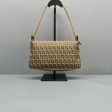 Fendi Medium Baguette (qy072026a2r) 3