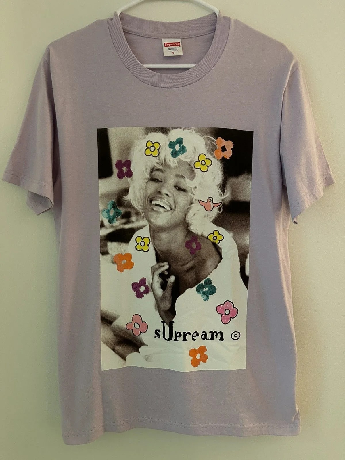 Supreme — Supreme Naomi Tee — streetwear — resale