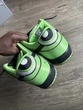 Nike the Powerpuff Dunk Pro SB QS Low Buttercup 3