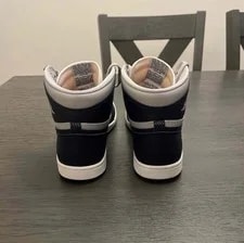 Air Jordan 1 Retro High '85 OG 4