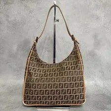 Fendi One Handle Mamma Bucket 3