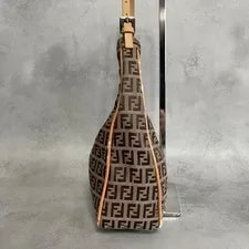 Fendi One Handle Mamma Bucket 4
