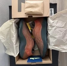 Yeezy 700 V3 Fade GY4109 Adidas Authenticated With Box & Laces 3