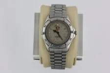 TAG Heuer — Parts Repair TAG Heuer 962.213 WE1211.BA0301 2000 Series Midsize Silver — Watch — resale