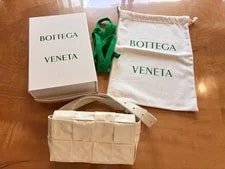 Bottega Veneta — Bottega Veneta Woven Crossbody Snap Closure — Handbag — resale