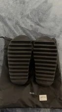 Yeezy Slides. Size US M 6 2