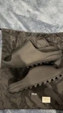 Yeezy Slides. Size US M 6 4