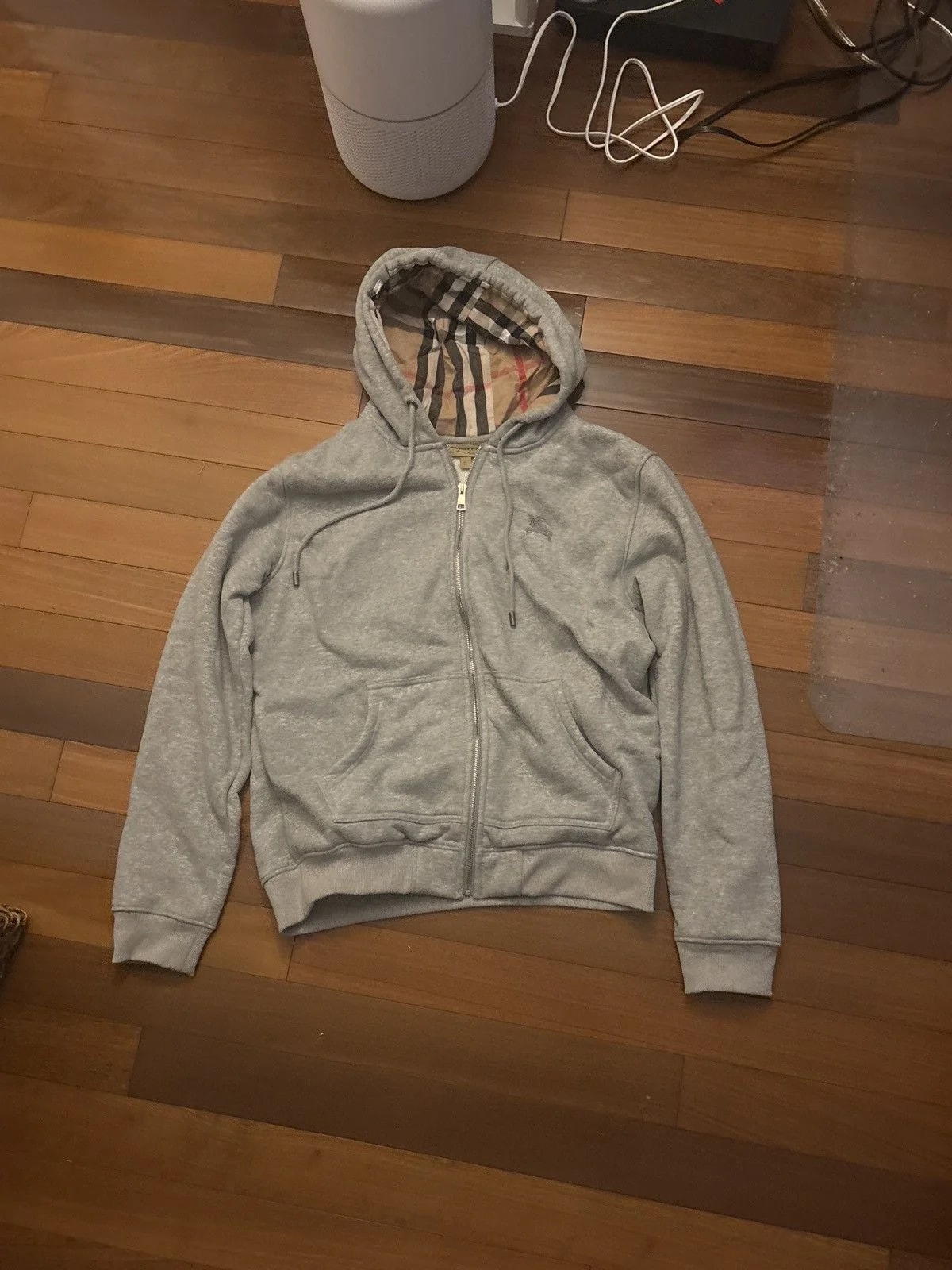 Burberry — Burberry Zip Up — streetwear — resale