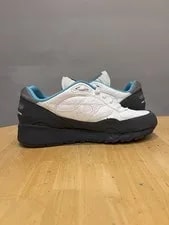 Size 10.5 - Saucony 6000 MD Space 4