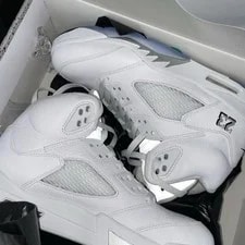 Jordan — Jordan Air 5 Retro 2026 Mid Top HQ7978-103 — Sneaker — resale
