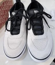Palace X LOW ' Vans 2023 Limited Edition 4