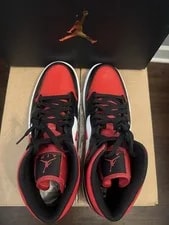 Air Jordan 1 Mid 554724-079 4