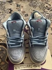 Nike SB Dunk Low Philadelphia Phillies DQ4040 400 3