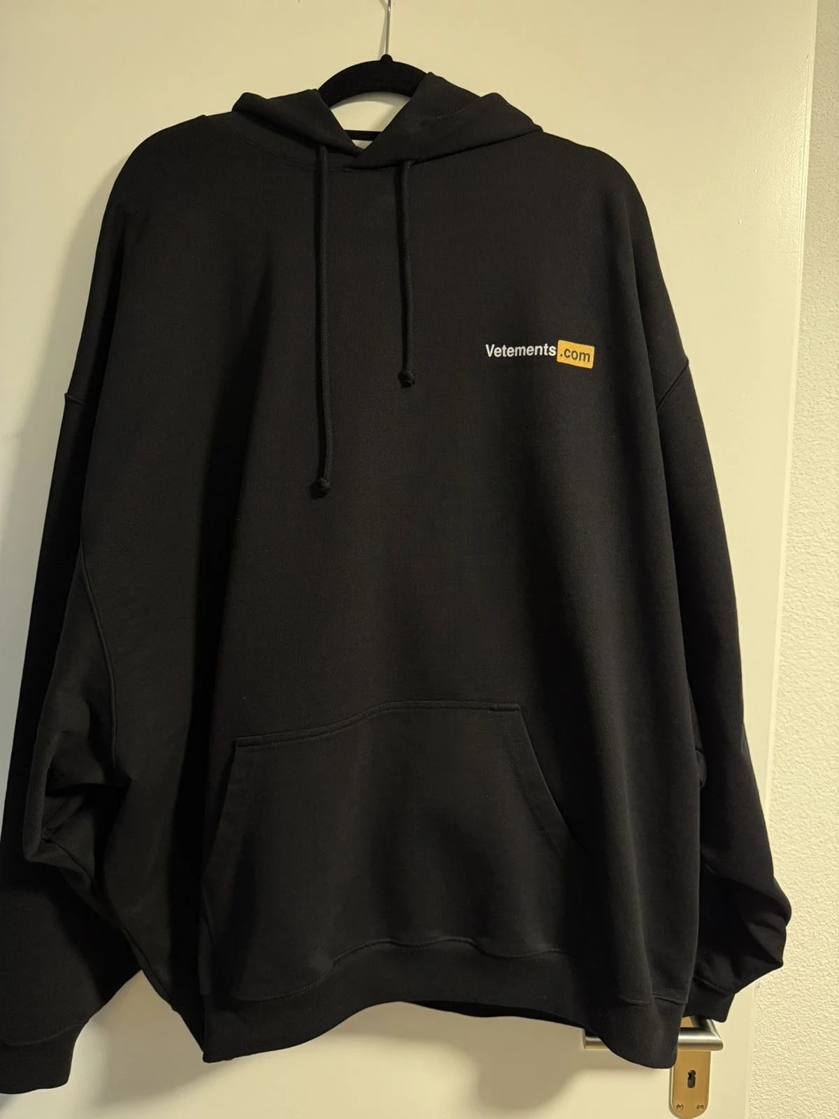 Vetements.com Hoodie ( ) — streetwear — resale