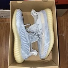 Yeezy Boost 350 V2 Cloud Non-Reflective 2